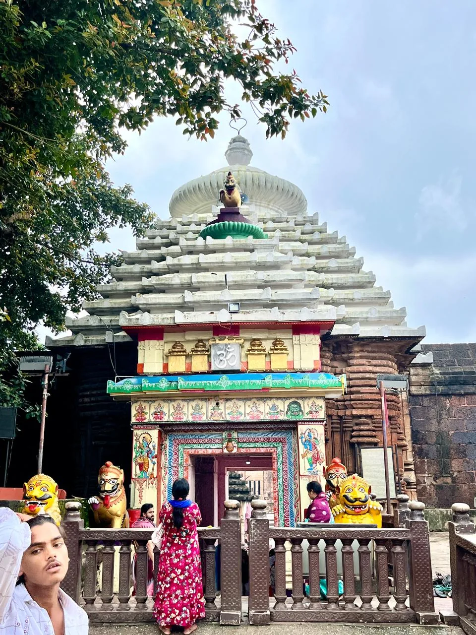 Lingaraj temple spire rising over Old Town Bhubaneswar